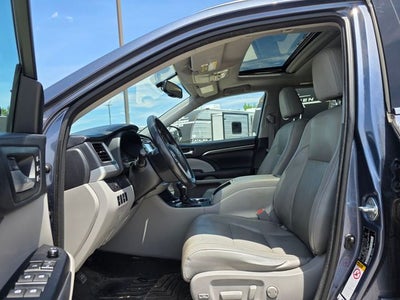2016 Toyota Highlander Base