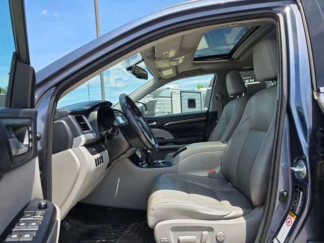 2016 Toyota Highlander Base