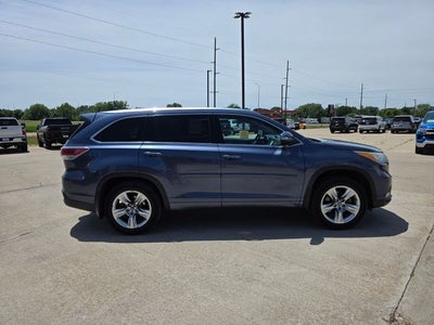 2016 Toyota Highlander Base