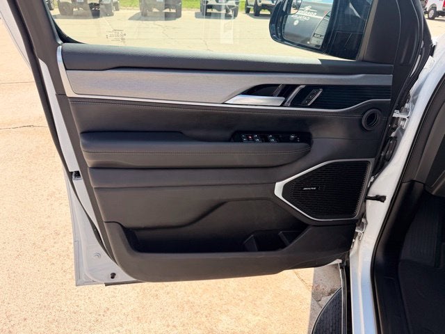 2025 Jeep Wagoneer Base