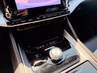 2025 Jeep Wagoneer Base
