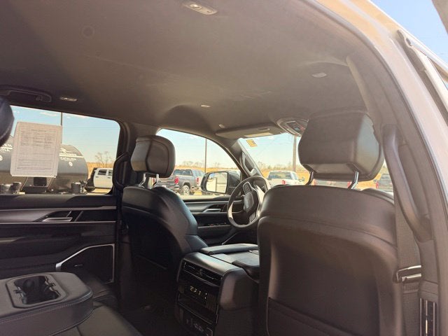 2025 Jeep Wagoneer Base