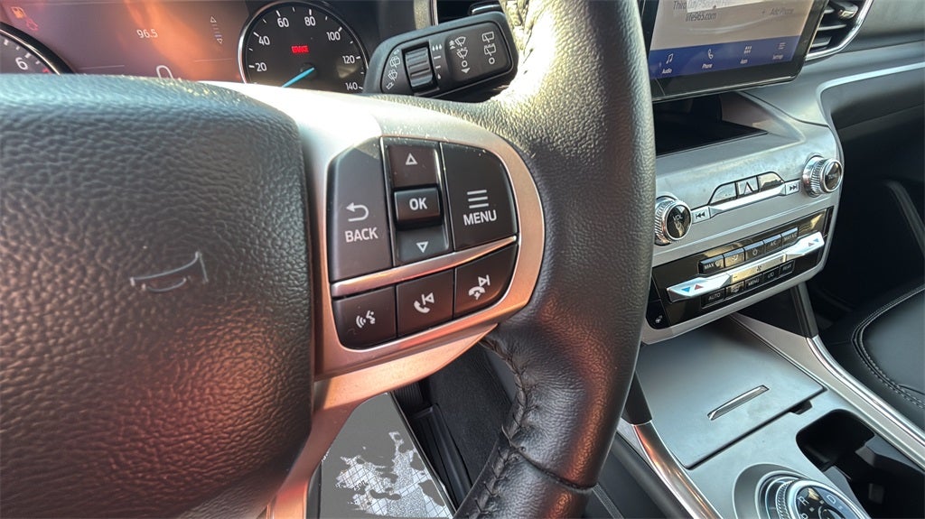 2023 Ford Explorer XLT 202A