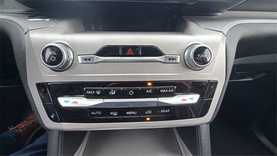 2023 Ford Explorer XLT 202A