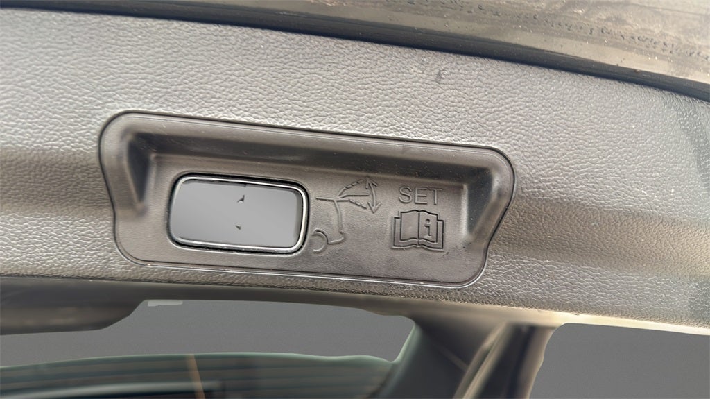 2023 Ford Explorer XLT 202A