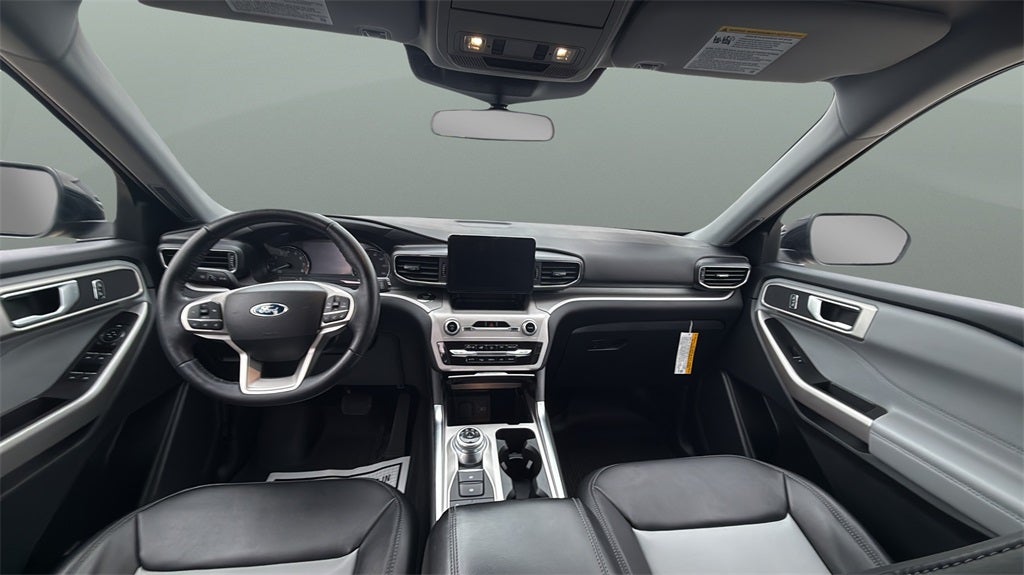 2023 Ford Explorer XLT 202A