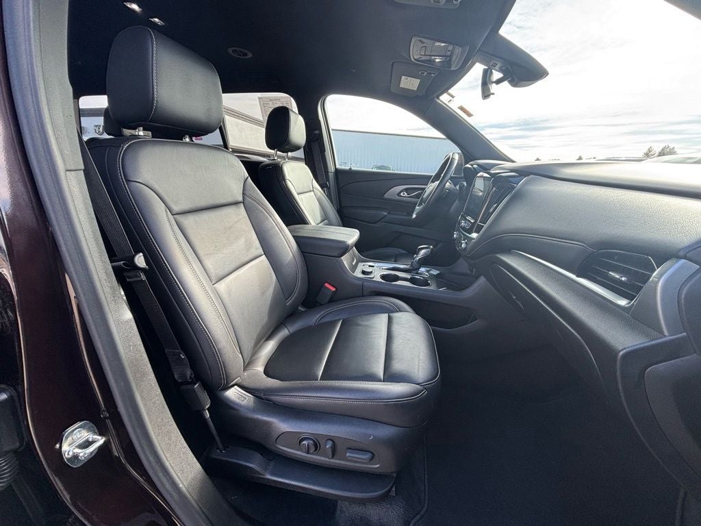 2022 Chevrolet Traverse LT Leather