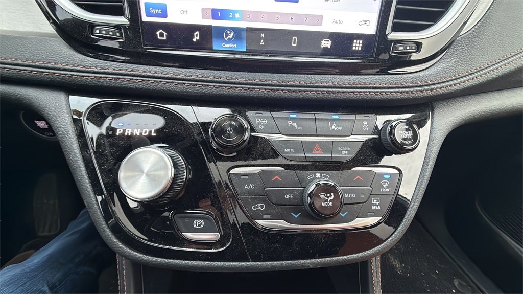 2024 Chrysler Pacifica Hybrid Pinnacle