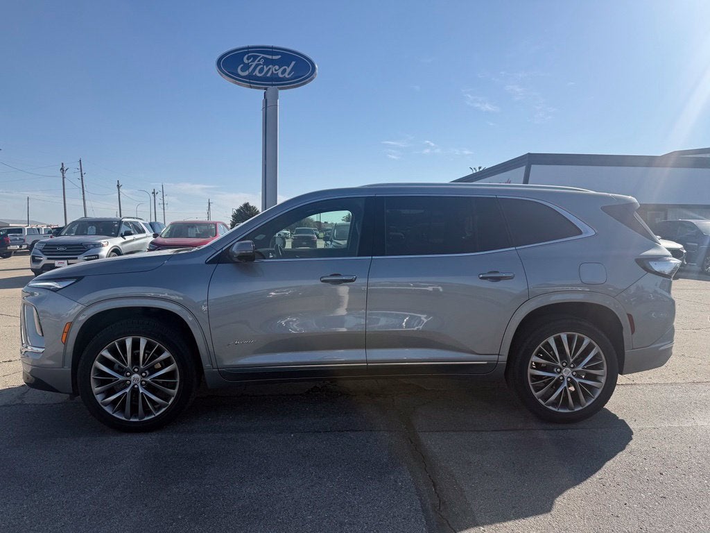 2025 Buick Enclave Avenir