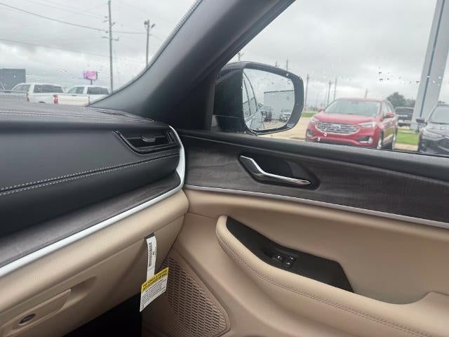 2027 Jeep Grand Cherokee L Limited 4x4