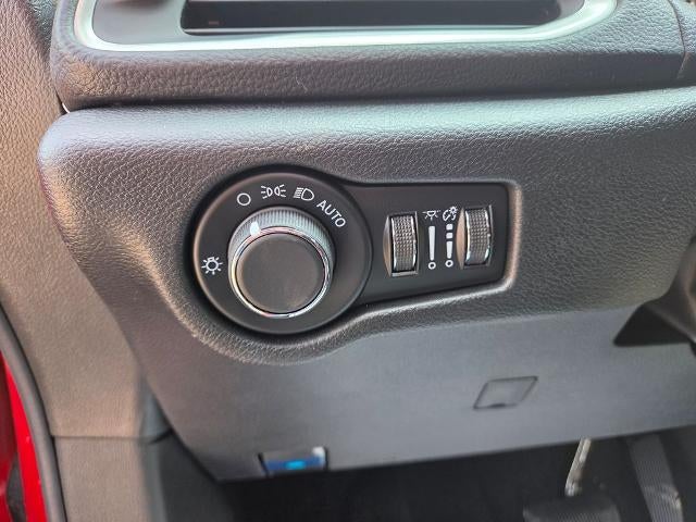 2027 Chrysler Pacifica Select FWD