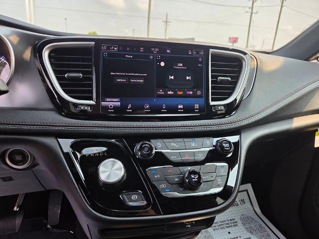 2027 Chrysler Pacifica Select FWD