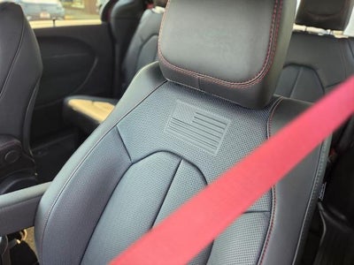 2027 Chrysler Pacifica Select FWD