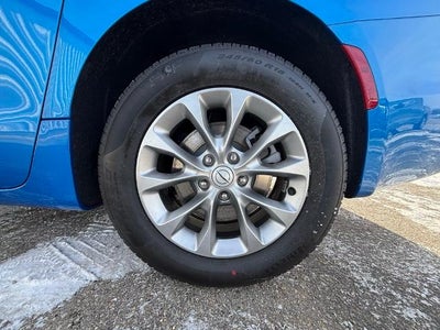 2026 Chrysler Pacifica Select AWD