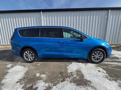 2026 Chrysler Pacifica Select AWD