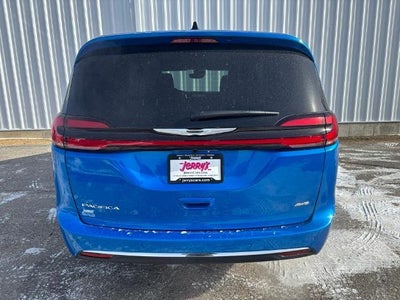 2026 Chrysler Pacifica Select AWD