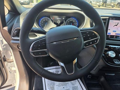 2027 Chrysler Pacifica Select AWD