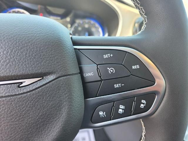 2027 Chrysler Pacifica Select AWD