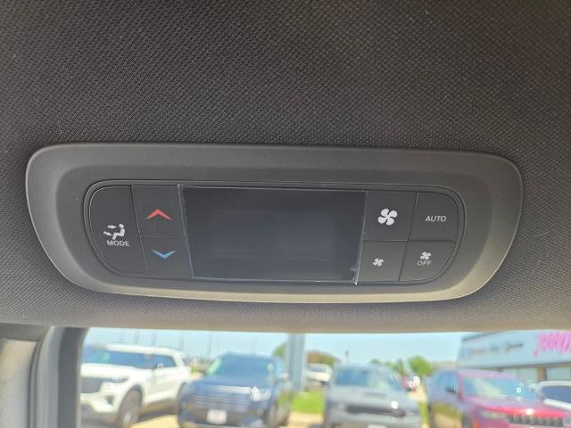 2027 Chrysler Pacifica Select AWD