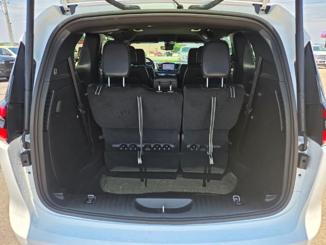 2027 Chrysler Pacifica Select AWD