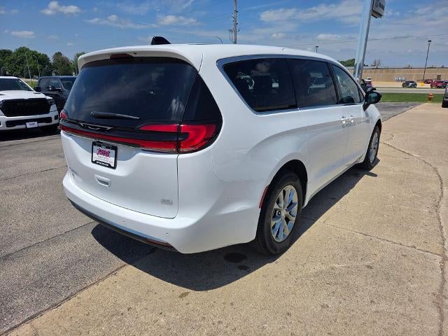 2027 Chrysler Pacifica Select AWD