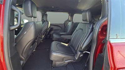 2026 Chrysler Pacifica Select AWD