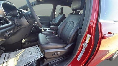 2026 Chrysler Pacifica Select AWD