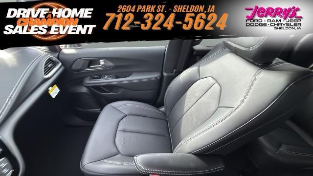 2026 Chrysler Pacifica Select AWD