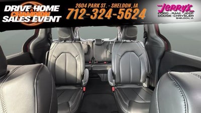 2026 Chrysler Pacifica Select AWD