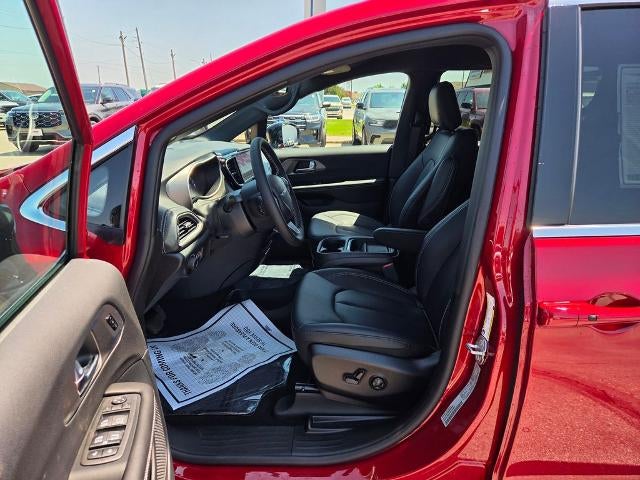 2027 Chrysler Pacifica Select AWD