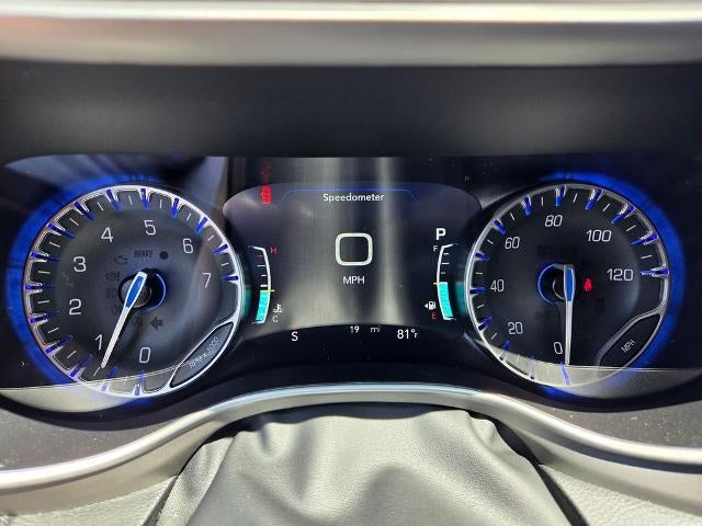 2027 Chrysler Pacifica Select AWD