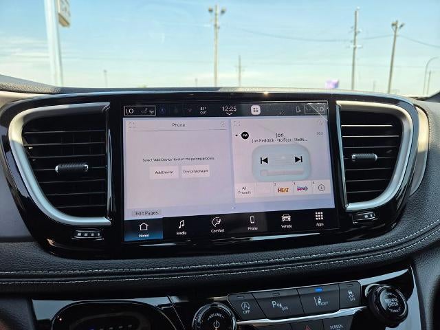 2027 Chrysler Pacifica Select AWD