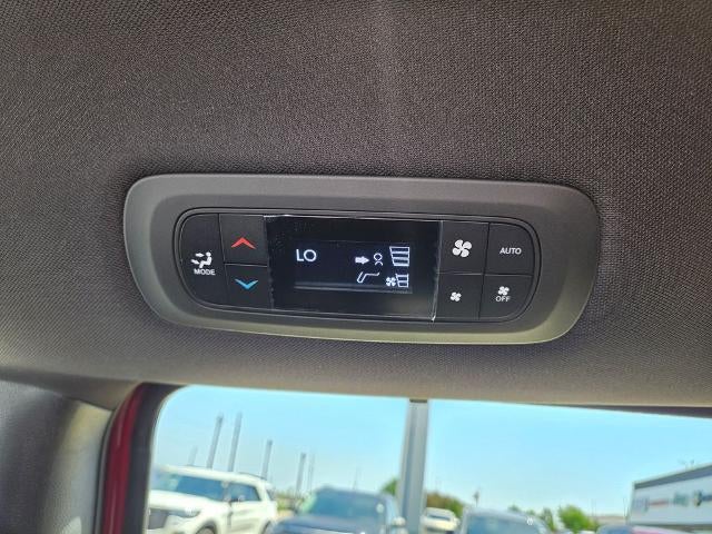 2027 Chrysler Pacifica Select AWD