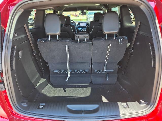 2027 Chrysler Pacifica Select AWD
