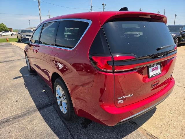 2027 Chrysler Pacifica Select AWD