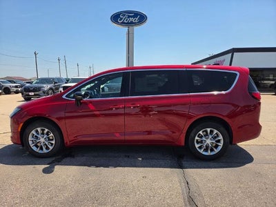 2027 Chrysler Pacifica Select AWD