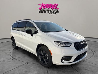 2026 Chrysler Pacifica Limited AWD