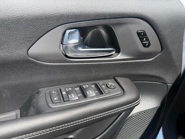 2027 Chrysler Pacifica Limited AWD