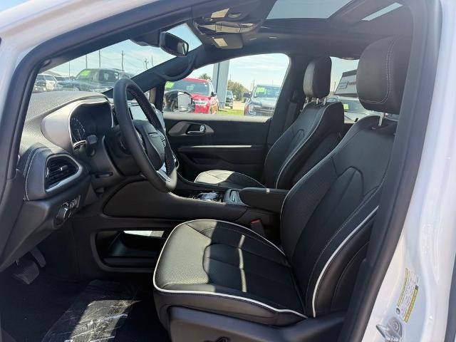2027 Chrysler Pacifica Limited AWD