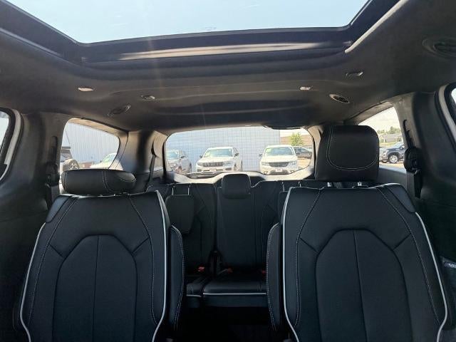 2027 Chrysler Pacifica Limited AWD