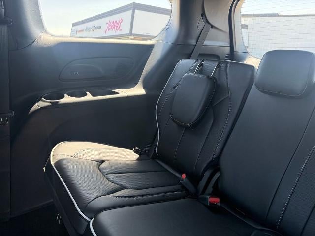 2027 Chrysler Pacifica Limited AWD