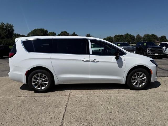 2027 Chrysler Pacifica Limited AWD