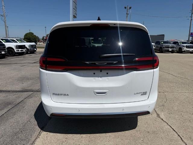 2027 Chrysler Pacifica Limited AWD