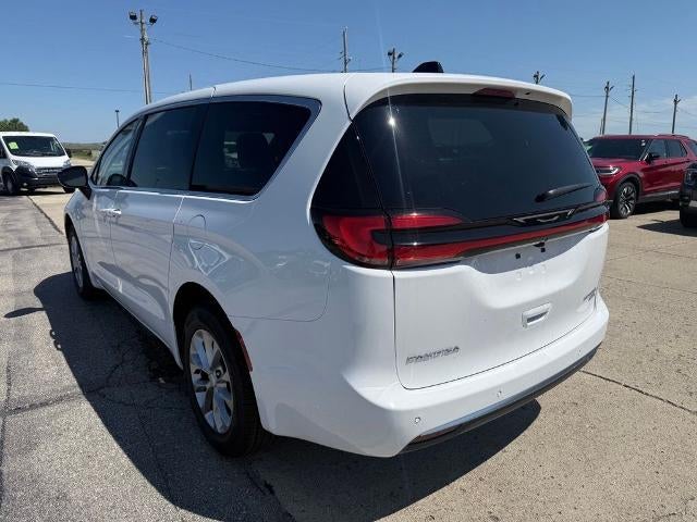 2027 Chrysler Pacifica Limited AWD