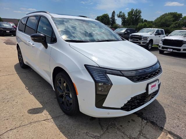 2027 Chrysler Pacifica Limited AWD