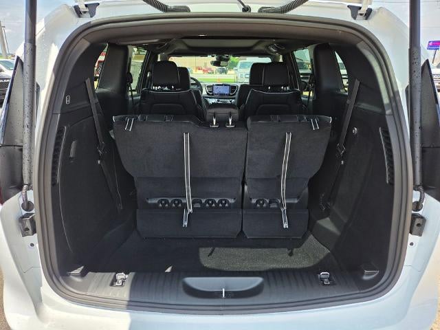 2027 Chrysler Pacifica Limited AWD