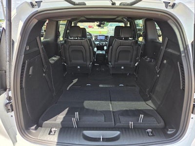 2027 Chrysler Pacifica Limited AWD