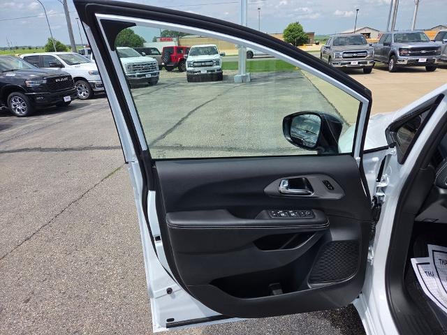 2027 Chrysler Pacifica Limited AWD