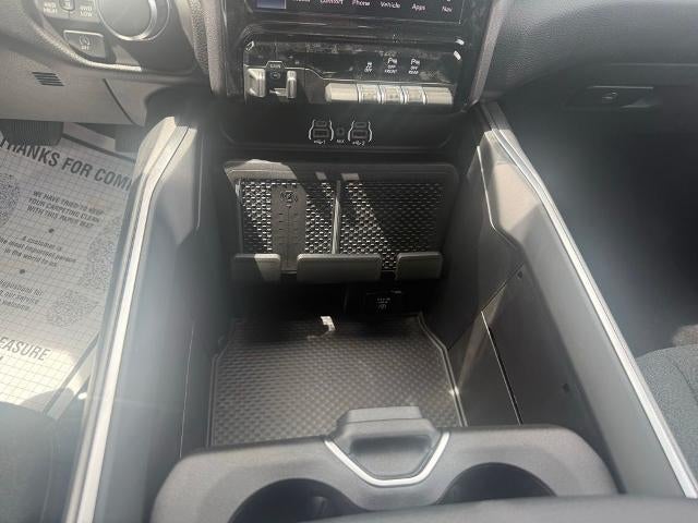 2026 RAM 1500 Big Horn 4x4 Crew Cab 5'7" Box